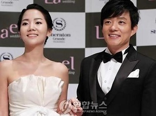 (Lee Beom-soo and his wife)