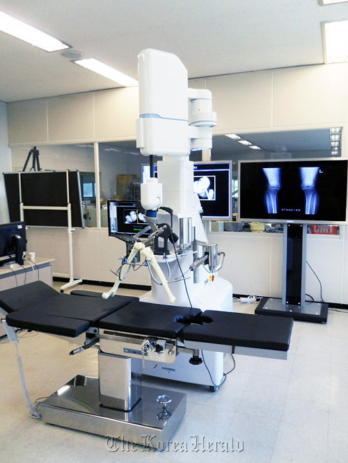 “Robodoc,” a robotic surgical system for artificial joint operations. (Hyundai Heavy Industries)