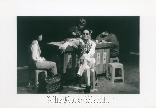 A scene from “Line 1” during its first run in 1994. (Hakchon Theater)