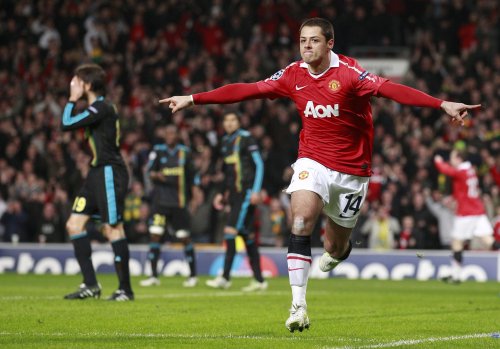 Manchester United’s Javier Hernandez celebrates after scoring against Olympique Marseille. (AP-Yonhap News)