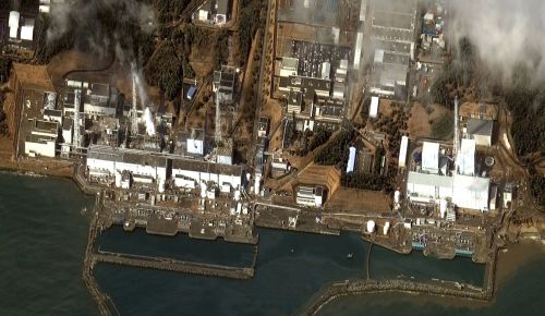 This DigitalGlobe satellite image received March 16 shows damage after the March 11 earthquake and tsunami at the Fukushima Dai Ichi Power Plant in Japan. (AFP-Yonhap News)