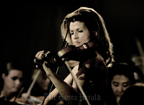 German violinist Anne-Sophie Mutter. (Credia)