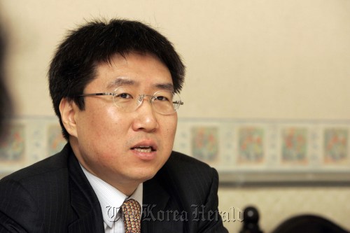 Prof. Chang Ha-joon of the University of Cambridge in Britain (Park Hae-mook/The Korea Herald)