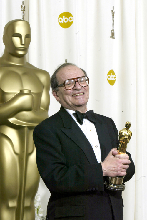 Director Sidney Lumet with his honorary Oscar from the Academy of Motion Picture Arts and Sciences during the 77th Annual Academy Awards at the Kodak Theatre in Los Angeles, California, in 2005. (Los Angeles imes/MCT)
