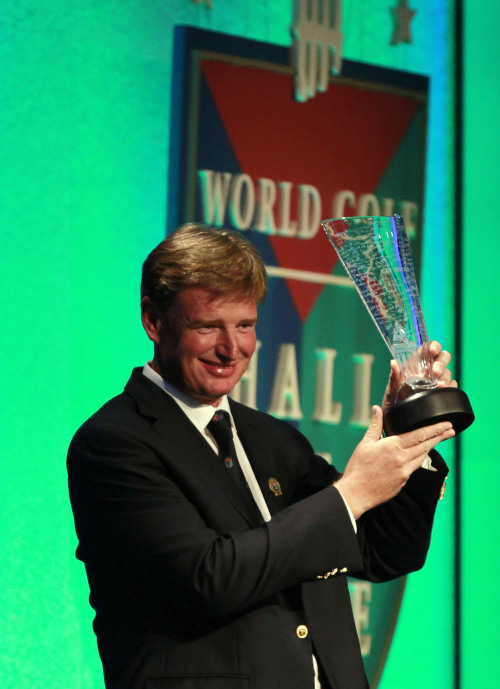 Ernie Els poses for photos after being inducted into the World Golf Hall of Fame. (AFP-Yonhap News)