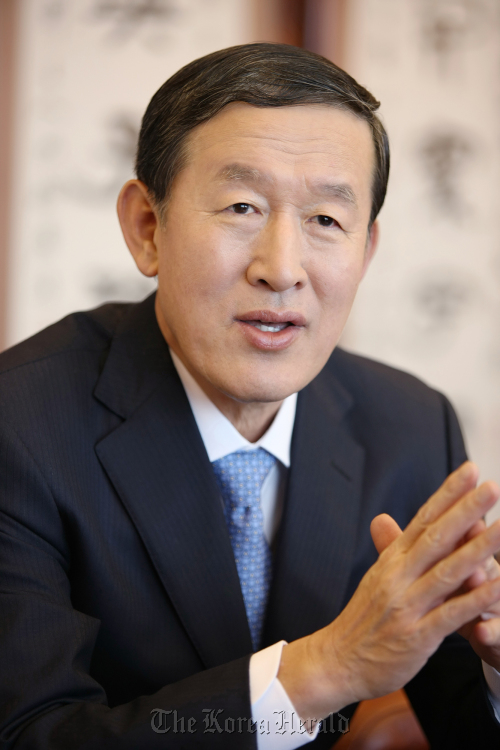 GS Group chairman (Huh Chang-soo)