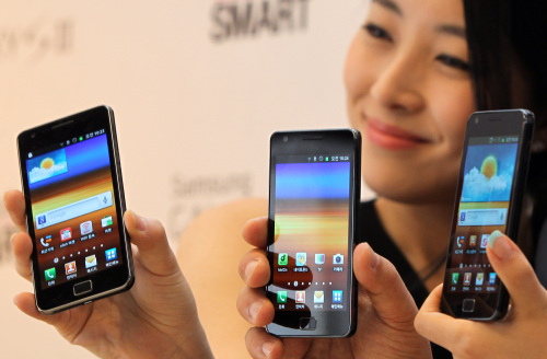 Samsung's Galaxy S 2 smartphones (Yonhap News)
