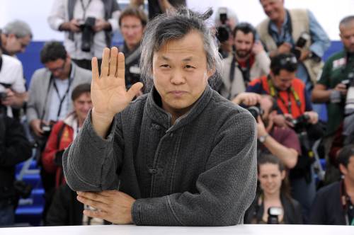 Director Kim Ki-duk during the photocall for “Arirang” presented in the Un Certain Regard selection at the 64th Cannes Film Festival in Cannes. (AFP-Yonhap News)