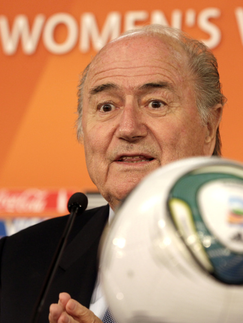 FIFA president Sepp Blatter speaks during a news conference on Saturday. (AP-Yonhap News)