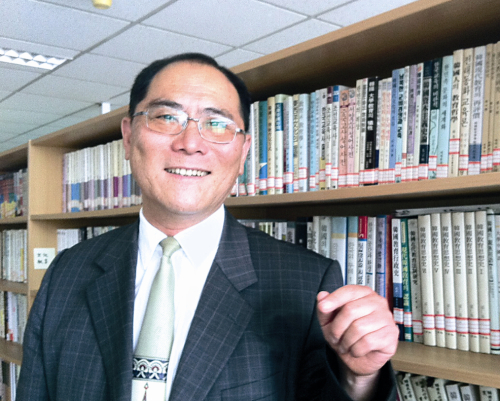 Prof. Shen Ding-chang at the Center for Korean Studies at Peking University in Beijing. (Claire Lee/The Korea Herald)