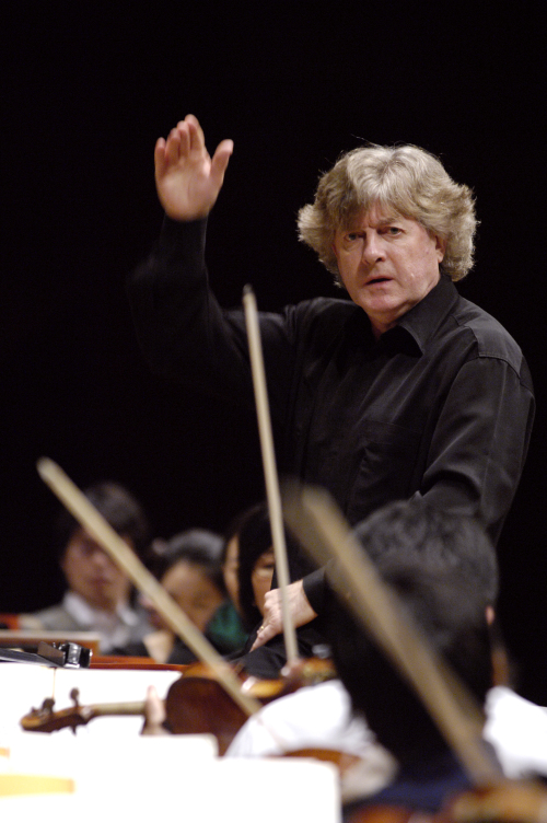 Conductor James Judd to perform with SPO on July 7 at SAC. (Credia)