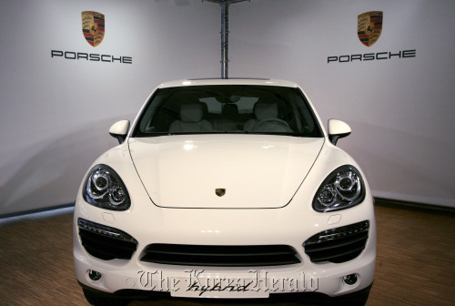                                                                    Porsche Cayenne