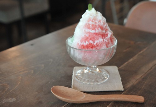 Cafe Nothing tickles the senses with their vibrantly colored rainbow kakigori — a Japanese shaved ice treat decorated with stripes of strawberry, peach and melon syrup, ribbons of condensed milk and a sprig of mint. (Chung Hee-cho/The Korea Herald)