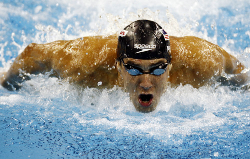Michael Phelps of the U.S. competes in the 100 m butterfly final. (Xinhua-Yonhap News)