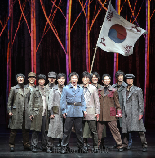 The cast of the Korean musical, “Hero: The Musical,” performs in New York. (AP-Yonhap News)