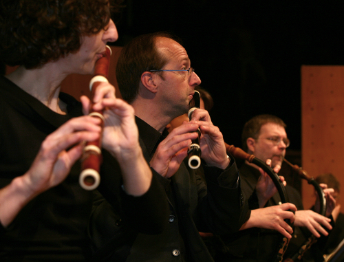 Jan De Winne (center), plays in Belgian Baroque ensemble Il Gardellino (LG Arts Center)