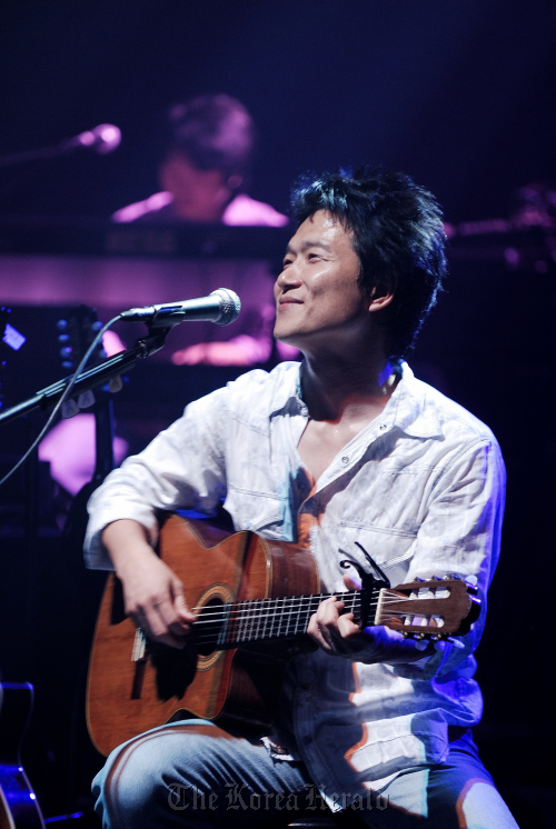 Singer Ahn Chi-hwan (D-cube Arts Center)