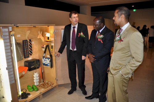 Swiss Charge d’Affaires Daniel Cavegn (left) discusses the story behind Freitag bags with Ghana Head of Chancery Kwasi Asante (center) and Dominican Republic Minister Counsellor Ernesto Torres. (Yoav Cerralbo/The Korea Herald)
