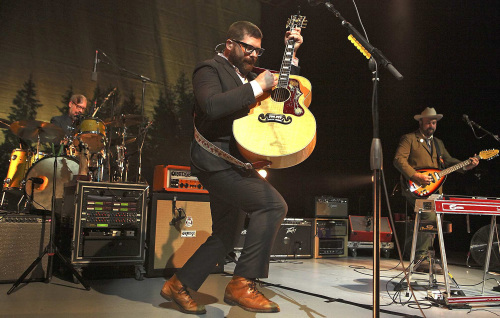 Colin Meloy, performing with his band The Decemberists in Los Angeles, California, on Aug. 12. (Brian van der Brug/Los Angeles Times/MCT)