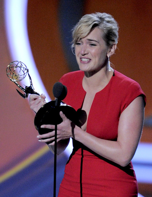 Kate Winslet accepts the award for outstanding lead actress in a mini-series or movie for 