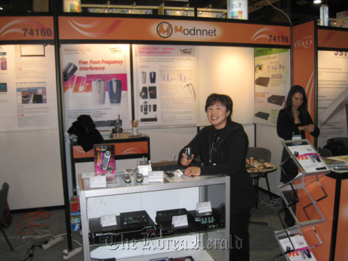 Shin Soon-hee with products Modnnet manufactures. (Modnnet)