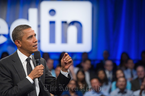 U.S. President Barack Obama speaks during a town hall event sponsored by LinkedIn Corp. in Mountain View, California, Monday. (Bloomberg)