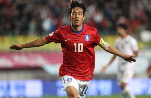Park Chu-Young celebrates his goal against the United Arab Emirates during an Asian zone third-round 2014 World Cup football qualifier in Suwon Tuesday. Korea won the match 2-1. (Yonhap News)