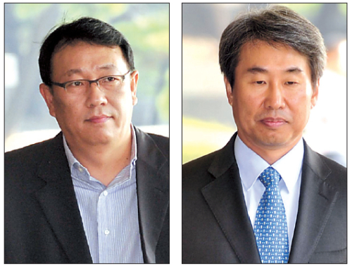 SLS Group chairman Lee Kuk-chul (left) and former Vice Culture Minister Shin Jae-min turn themselves in to be questioned over their bribery charges at Seoul Central District Prosecutors’ Office on Thursday. (Kim Myung-sub/The Korea Herald)