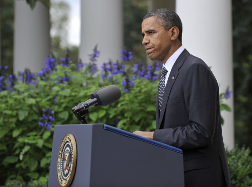 U.S. President Barack Obama delivers a statement on the reported death of Libya’s ousted leader Moammar Gadhafi at the Rose Garden of the White House in Washington, D.C., Thursday. (Xinhua-Yonhap News)