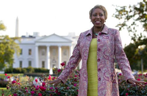 Angella Reid is photographed in Lafayette Park in front of the White House in Washington, D.C. on Oct. 18. (AP-Yonhap News)