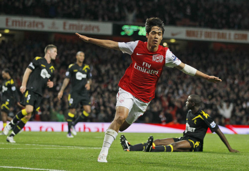 Arsenal’s Park Chu-young celebrates his goal against Bolton on Tuesday. (AP-Yonhap News)