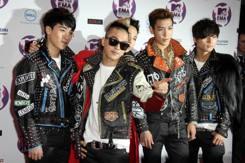 South Korean Pop group Big Bang arrive at the MTV European Music Awards 2011, in Belfast, Northern Ireland Sunday, Nov. 6, 2011. (AP-Yonhap News)