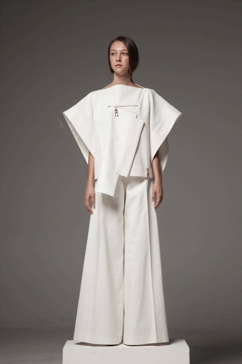 2012 S/S collection by Heo Hwan. (SFAA)