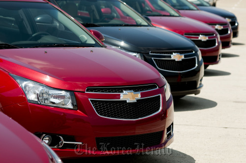 2011 Chevrolet Cruze models in Washington, D.C. (Bloomberg)