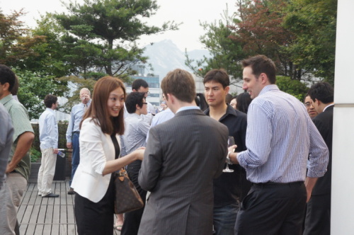 Expats mingle at a Wine Down Wednesday event in Seoul (Linked Seoul)