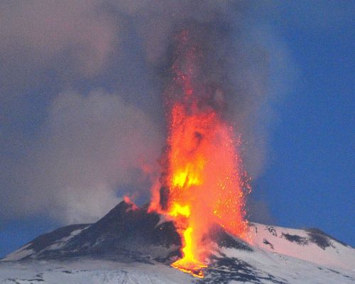 Etna Volcano on the southern Italian island of Sicily erupts on Jan. 6. (AFP-Yonhap News)