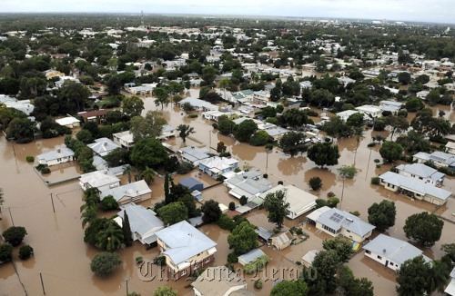 Water floods the streets of the town of Moree, about 610 kilometers north of Sydney, Feb. 3. (AFP-Yonhap News)