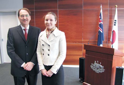 Lydighed majs mock Australian Embassy celebrates women's day