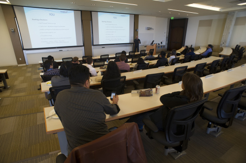 Students listen to a lecture inside one of the classrooms at a university in the U.S. (Bloomberg)