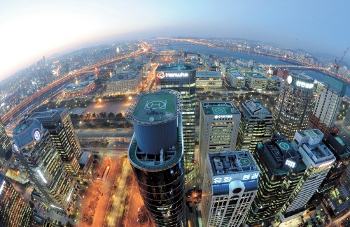 A bird’s eye view of Yeouido — Korea’s financial hub where the Korea Exchange and brokerages are based (Lee Sang-sub/The Korea Herald)