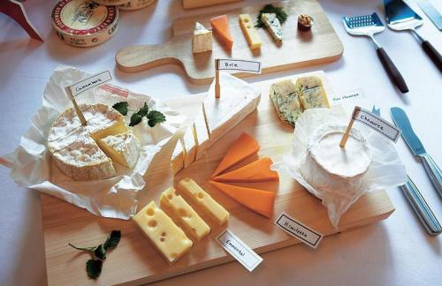 There are currently over 130 varieties of French-made cheese available in the South Korean market. (CNIEL/Sopexa)
