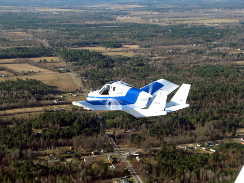 Terrafugia Inc.’s prototype flying car, dubbed the Transition, during its first flight. (AP-Yonhap News)