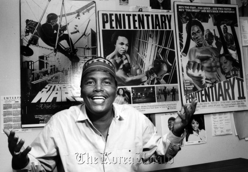Jamaa Fanaka, who emerged as a dynamic black filmmaker with his gritty independent 1979 film “Penitentiary” and later made headlines with his legal battles alleging widespread discrimination against women and ethnic minorities in the film and television industry, has died. He was 69. (Los Angeles Times/MCT)