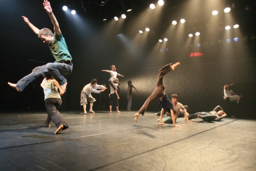 A previous performance of one of the teams which will perform at the Seoul International Improvisation Dance Festival (HanPAC)