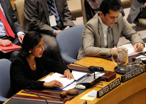 U.S. Ambassador to the UN Susan Rice (left) reads the presidential statement after days of closed-door consultations in response to DPRK's April 13 launch, in New York, Monday (Xinhua-Yonhap News)