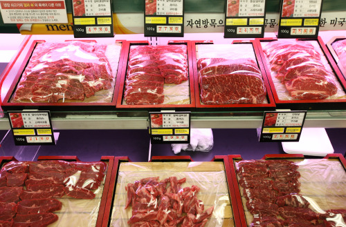 Packages of beef imported from the U.S. are displayed for sale at a supermarket in Seoul, South Korea, on Wednesday, April 25, 2012. (Bloomberg)