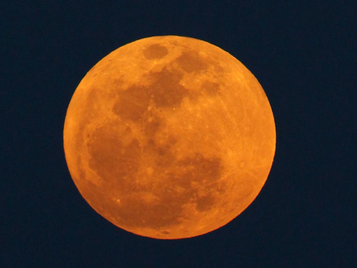 The Super Moon is shown after rising over Canton, Ohio, Saturday. (AP-Yonhap News)