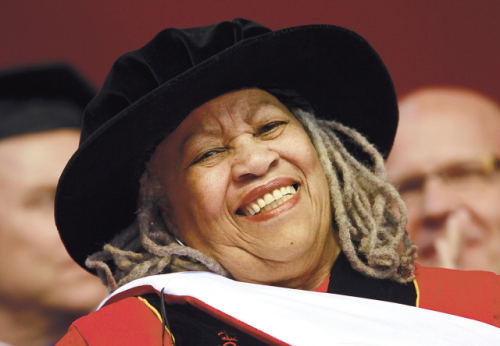 In this May 15, 2011 file photo, Pulitzer and Nobel Prizewinning author Toni Morrison smiles after delivering a speech during the Rutgers University commencement ceremony, in Piscataway, New Jersey. (AP-Yonhap News)