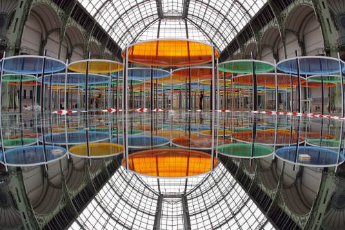 The installation “Excentrique(s), travail in situ” by French artist Daniel Buren is shown during the Monumenta 2012 event at the Grand Palais in Paris. (AFP-Yonhap News)