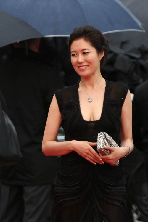 South Korean actress Moon Sori arrives at the 65th Cannes film festival on Monday. (AFP-Yonhap News)